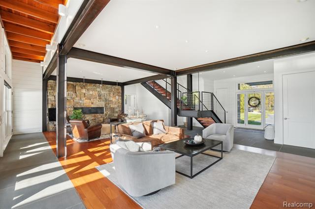 Builiding view three for 12410 Woodhull Landing, Fenton, MI. 48430