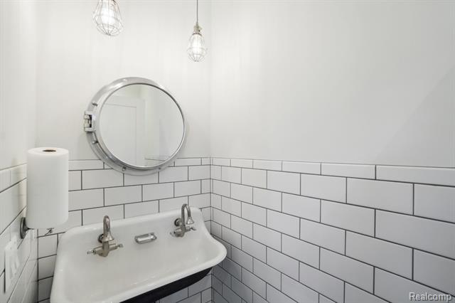 Builiding view twenty five for 12410 Woodhull Landing, Fenton, MI. 48430