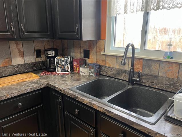 Builiding view eight for 1535 Kings Crown, Wixom, MI. 48393