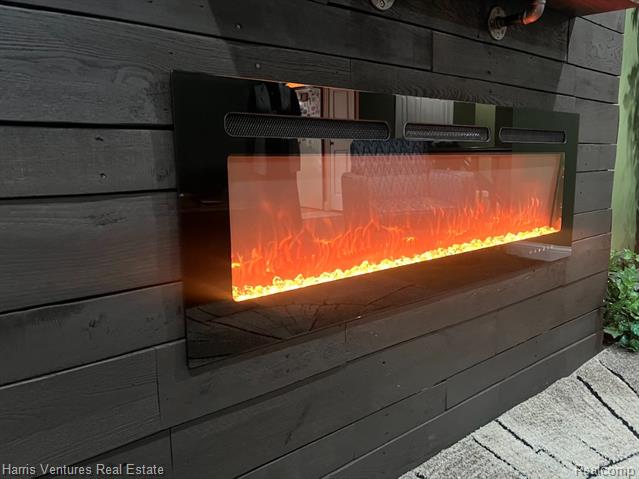 Builiding view eighteen for 1535 Kings Crown, Wixom, MI. 48393