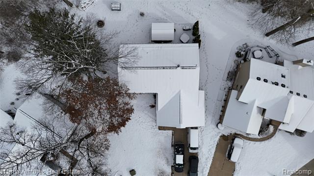 Builiding view five for 1535 Kings Crown, Wixom, MI. 48393