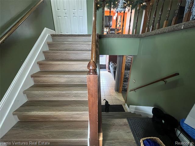 Builiding view nineteen for 1535 Kings Crown, Wixom, MI. 48393