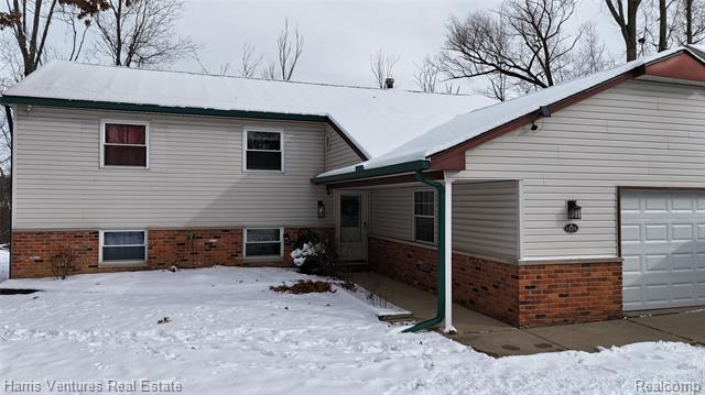 Builiding view one for 1535 Kings Crown, Wixom, MI. 48393