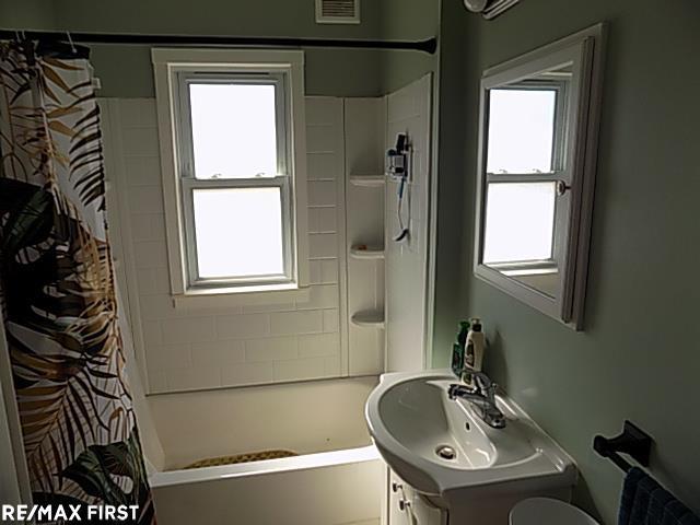 Builiding view seventeen for 43 Northbound Gratiot, Mount Clemens, MI. 48043