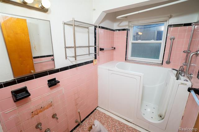 Builiding view eleven for 13150 Glenfield, Detroit, MI. 48213