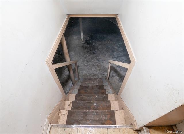 Builiding view fifteen for 13150 Glenfield, Detroit, MI. 48213