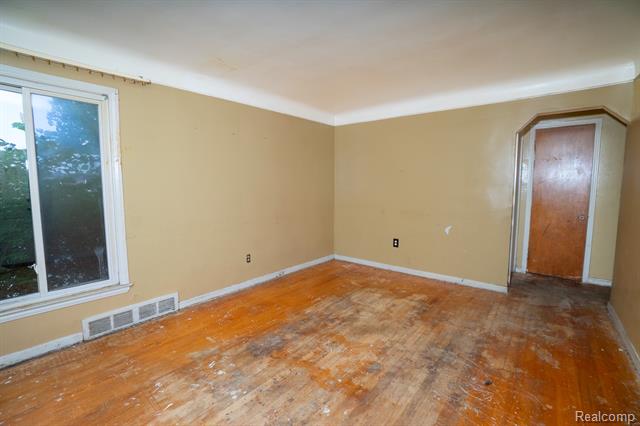 Builiding view four for 13150 Glenfield, Detroit, MI. 48213