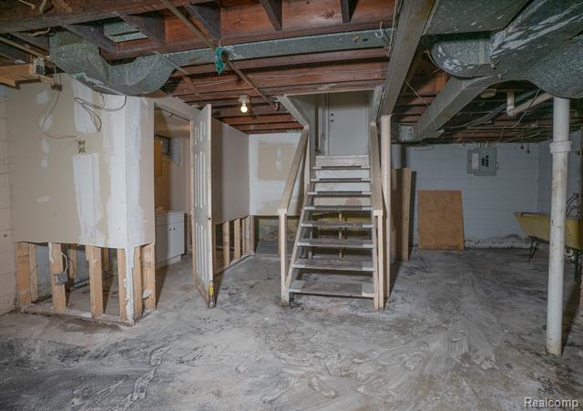 Builiding view nineteen for 13150 Glenfield, Detroit, MI. 48213