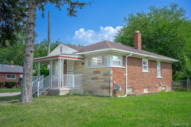 Builiding view one for 13150 Glenfield, Detroit, MI. 48213