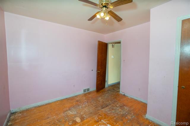 Builiding view ten for 13150 Glenfield, Detroit, MI. 48213