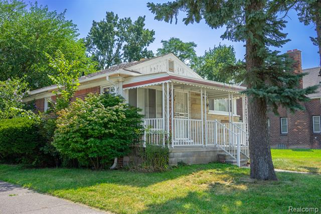 Builiding view two for 13150 Glenfield, Detroit, MI. 48213