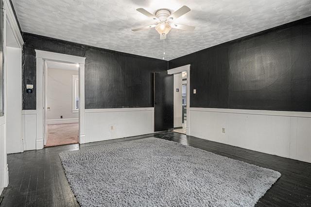 Builiding view eight for 923 Regent, Niles, MI. 49120