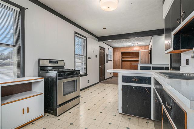 Builiding view eleven for 923 Regent, Niles, MI. 49120