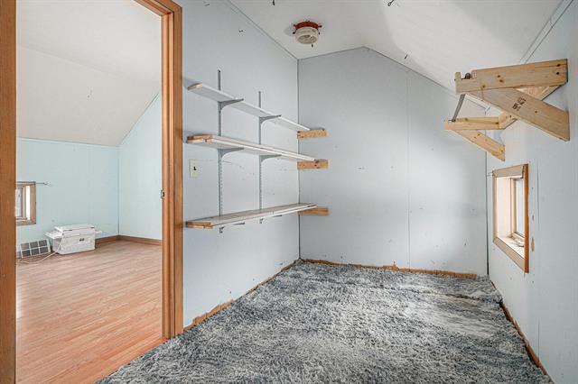 Builiding view nineteen for 923 Regent, Niles, MI. 49120