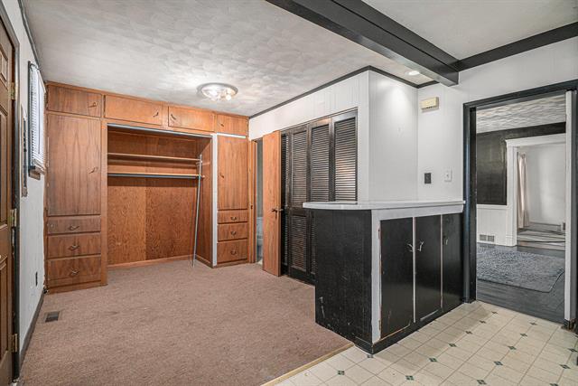 Builiding view twelve for 923 Regent, Niles, MI. 49120