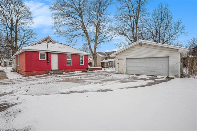 Builiding view twenty four for 923 Regent, Niles, MI. 49120