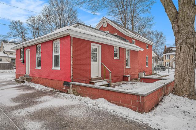 Builiding view twenty two for 923 Regent, Niles, MI. 49120