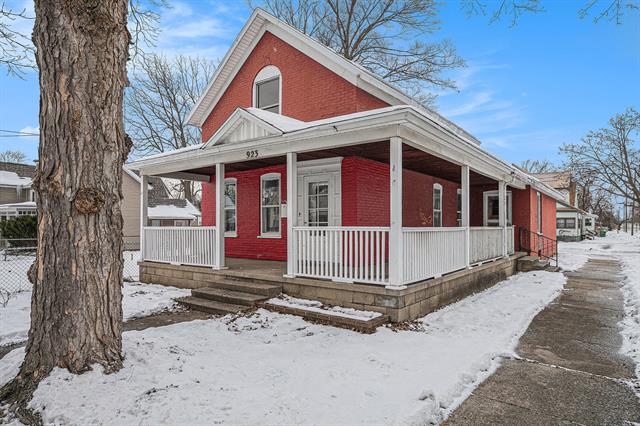 Builiding view two for 923 Regent, Niles, MI. 49120