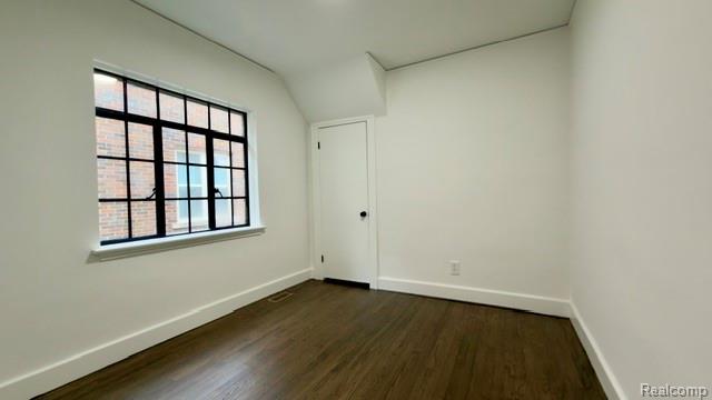 Builiding view ten for 5535 Yorkshire, Detroit, MI. 48224