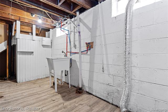 Builiding view twenty seven for 20214 Greeley, Highland Park, MI. 48203