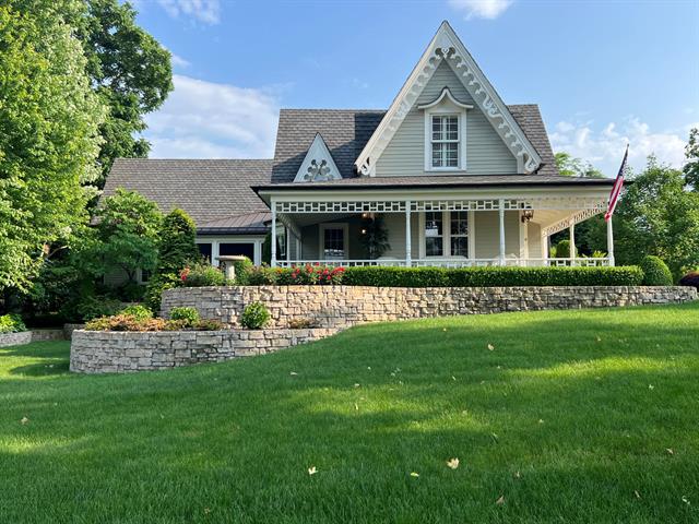 front view for 9 E Fremont Street, Douglas, Mi. 49406