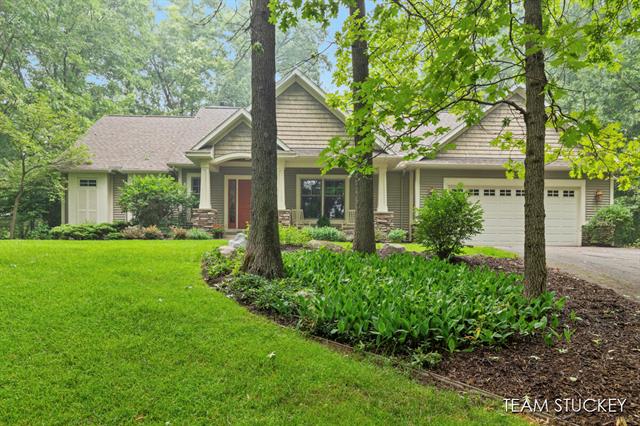 front view for 8703 Oakbrook Ridge, Rockford, Mi. 49341