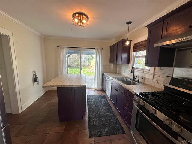 Builiding view eleven for 203 Ardussi Ave, Saginaw, MI. 48602