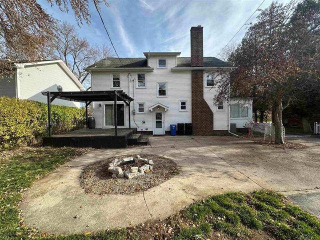 Builiding view five for 203 Ardussi Ave, Saginaw, MI. 48602