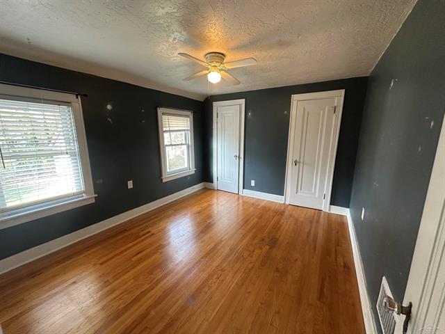 Builiding view fourteen for 203 Ardussi Ave, Saginaw, MI. 48602