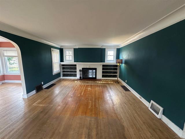 Builiding view seven for 203 Ardussi Ave, Saginaw, MI. 48602