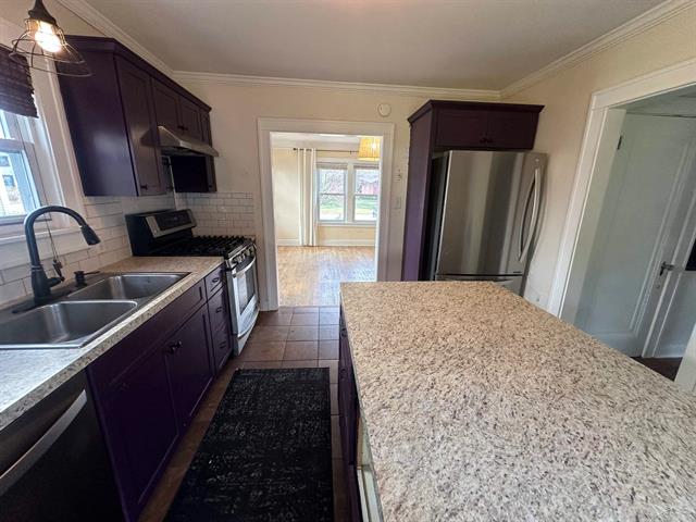 Builiding view twelve for 203 Ardussi Ave, Saginaw, MI. 48602