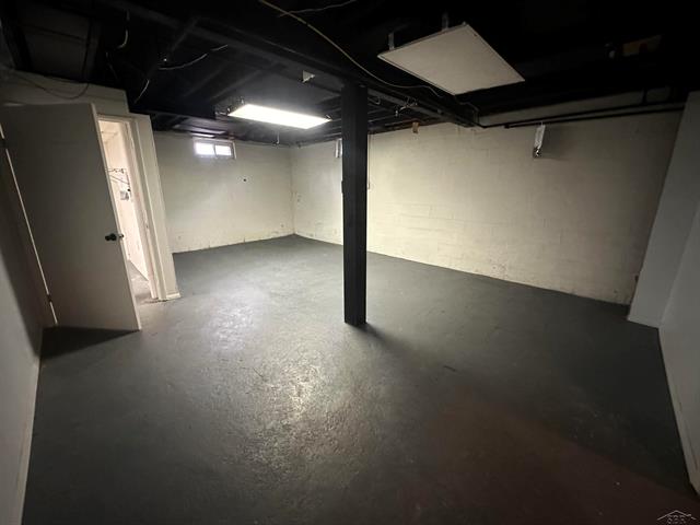 Builiding view twenty four for 203 Ardussi Ave, Saginaw, MI. 48602