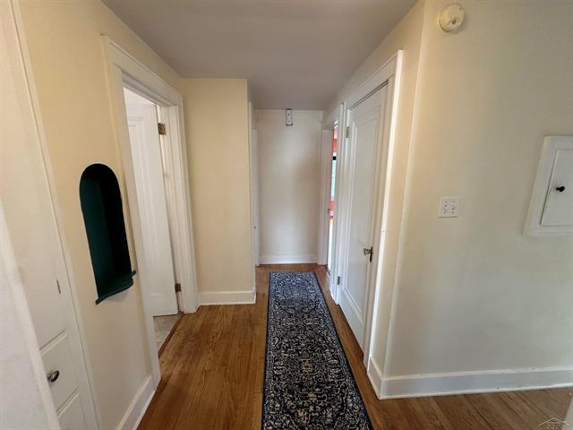 Builiding view twenty for 203 Ardussi Ave, Saginaw, MI. 48602