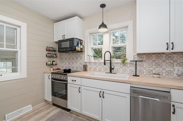 Builiding view eight for 1904 North, Kalamazoo, MI. 49006