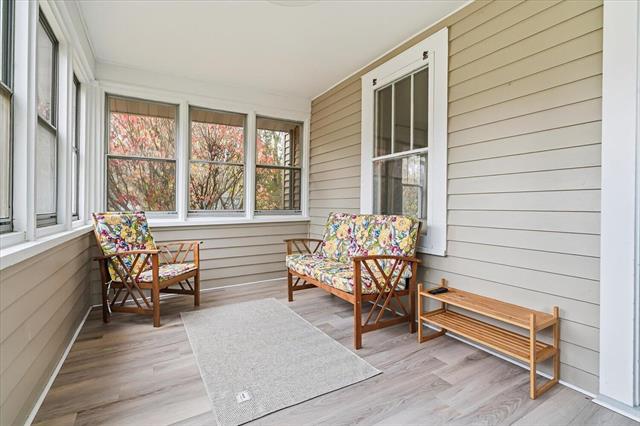 Builiding view forty four for 1904 North, Kalamazoo, MI. 49006