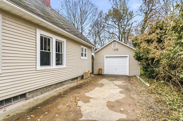 Builiding view forty three for 1904 North, Kalamazoo, MI. 49006