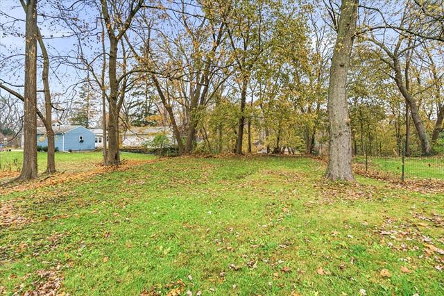 Builiding view forty for 1904 North, Kalamazoo, MI. 49006