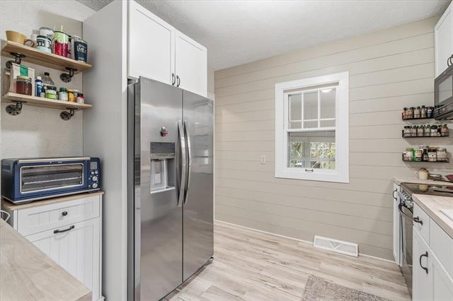 Builiding view ten for 1904 North, Kalamazoo, MI. 49006