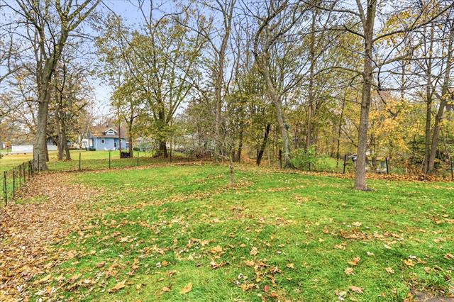 Builiding view thirty eight for 1904 North, Kalamazoo, MI. 49006