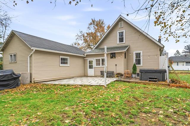 Builiding view thirty four for 1904 North, Kalamazoo, MI. 49006