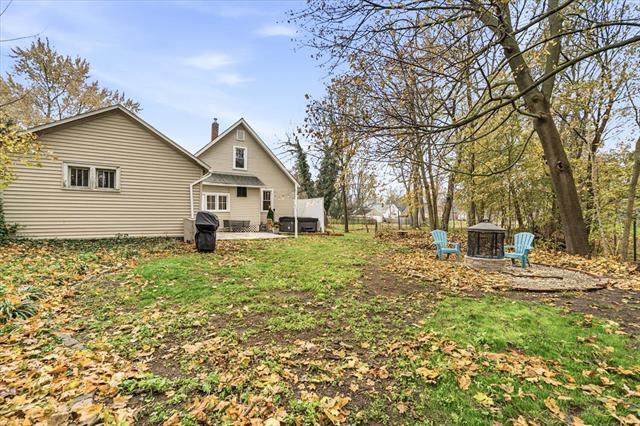 Builiding view thirty two for 1904 North, Kalamazoo, MI. 49006