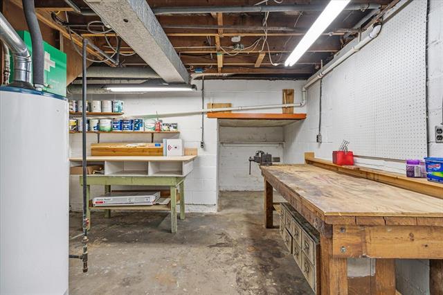 Builiding view twenty eight for 1904 North, Kalamazoo, MI. 49006