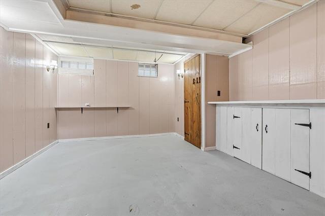 Builiding view twenty five for 1904 North, Kalamazoo, MI. 49006