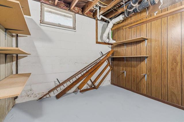 Builiding view twenty nine for 1904 North, Kalamazoo, MI. 49006