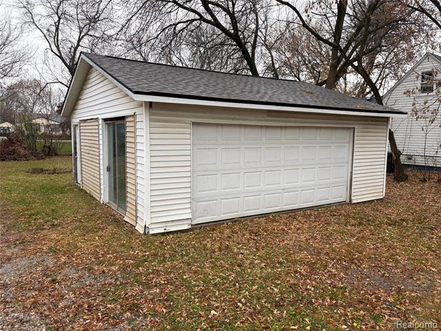 Builiding view one for 3208 Ludwig, Burton, MI. 48529