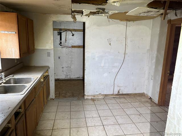 Builiding view six for 3208 Ludwig, Burton, MI. 48529