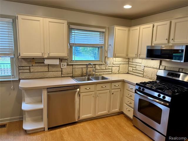 Builiding view four for 3596 Barberry, Wixom, MI. 48393