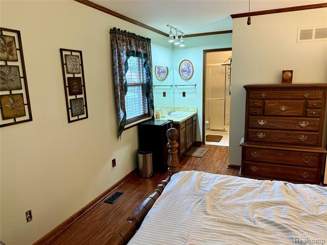 Builiding view fourteen for 3596 Barberry, Wixom, MI. 48393