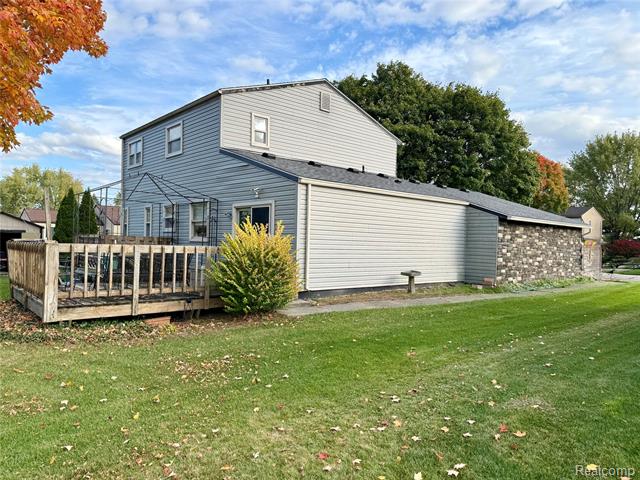 Builiding view twenty four for 3596 Barberry, Wixom, MI. 48393