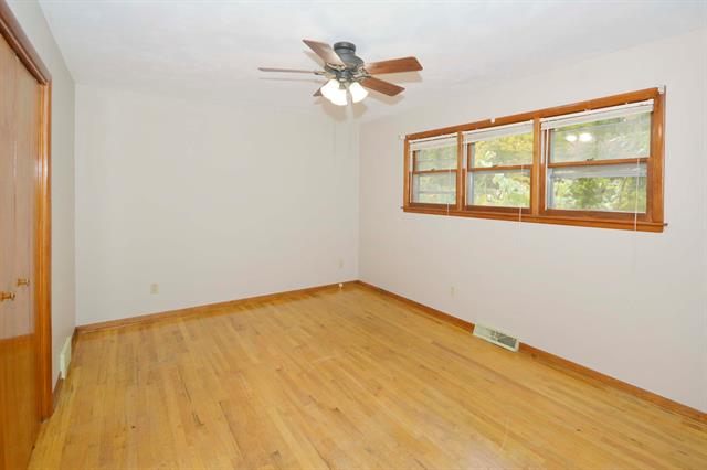 Builiding view ten for 11660 De, Richland, MI. 49083